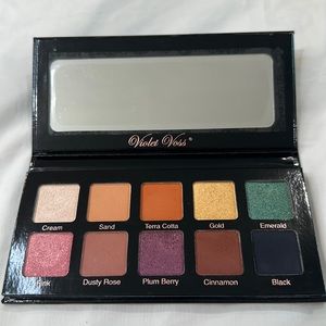 Essentials Eye Shadow Palette
Violet Voss Cosmetics